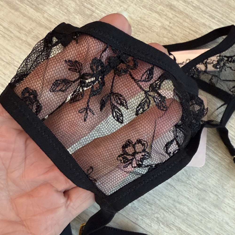NWT Agent Provocateur Henrieta Black Floral Embroidered Sheer Thong Panty S - Picture 2 of 4